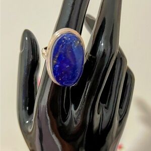 Elegant Blue Purple Stone w Sparlkes - Sterling Silver Ring sz 8
